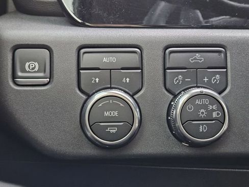 Used 2024 GMC Sierra 1500 Elevation image 22