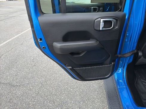 Used 2023 Jeep Wrangler Sahara w/ Cold Weather Group image 13