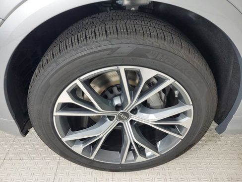 Used 2025 Audi Q8 Premium w/ Convenience Package AWD/4WD image 18