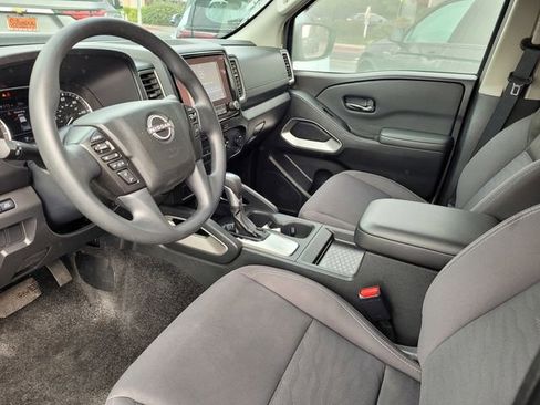 Used 2024 Nissan Frontier SV AWD/4WD image 11