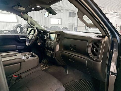Used 2020 Chevrolet Silverado 1500 Custom w/ Custom Value Package AWD/4WD image 12
