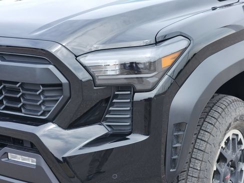 New 2026 Toyota Tacoma TRD Off-Road w/ TRD Off Road Premium Package AWD/4WD image 10