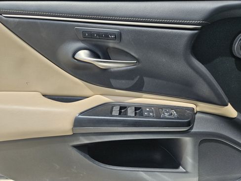 Used 2020 Lexus ES 350 w/ Premium Package FWD image 14