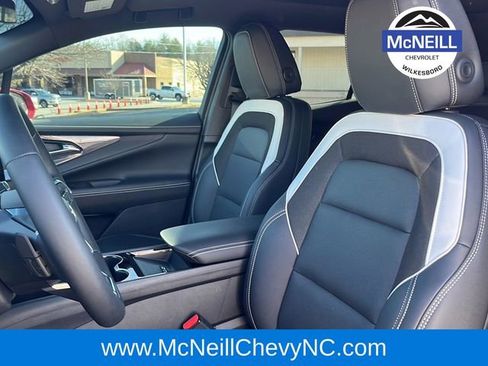 Used 2024 Chevrolet Blazer EV LT image 16