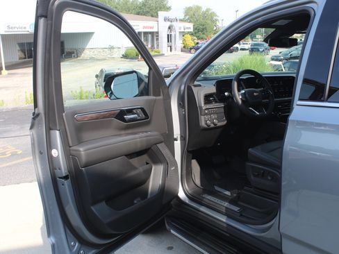 New 2026 Chevrolet Tahoe LT w/ Comfort Package AWD/4WD image 8