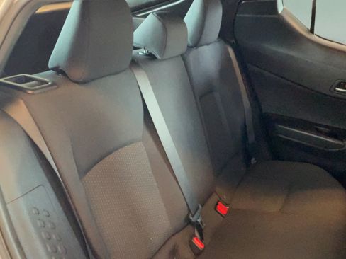 Used 2018 Toyota C-HR XLE FWD image 37