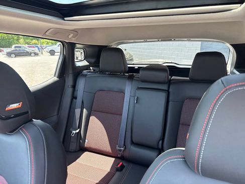 Used 2026 Nissan Kicks SR w/ SR Premium Package FWD image 28