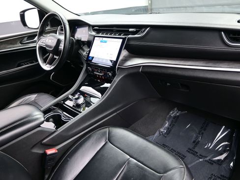 Used 2022 Jeep Grand Cherokee L Limited image 15