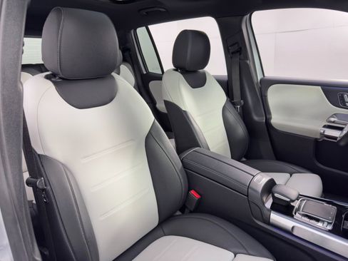 Used 2020 Mercedes-Benz GLB 250 4MATIC w/ AMG Line image 40