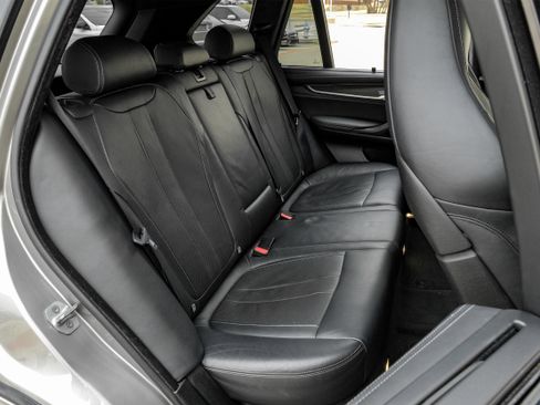 Used 2015 BMW X5 M image 44