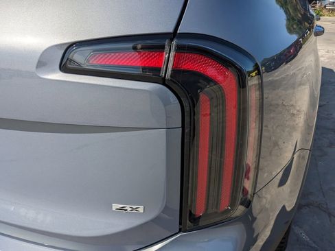 Certified 2023 Kia Telluride SX Prestige image 12