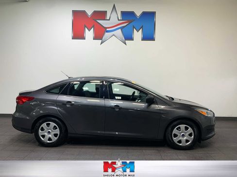 Used 2018 Ford Focus S image 1