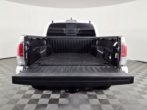 Used 2021 Toyota Tacoma TRD Off-Road w/ Technology Package RWD image 8