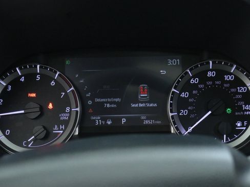 Used 2023 Toyota Highlander L image 15