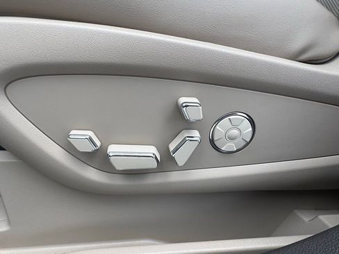 Used 2023 Lincoln Nautilus Reserve w/ Equipment Group 201A image 20