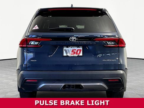 Used 2024 Toyota Grand Highlander AWD image 5