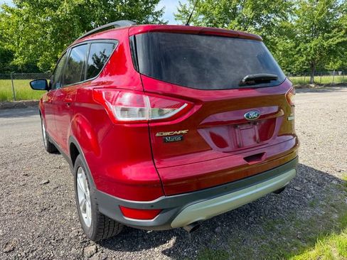 Used 2015 Ford Escape SE w/ Equipment Group 201A FWD image 3