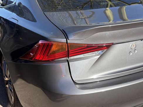 Used 2020 Lexus IS 300 RWD image 8