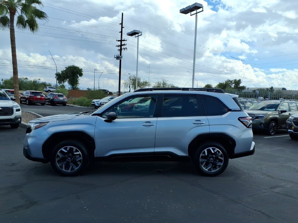 Certified 2025 Subaru Forester Premium AWD/4WD image 13