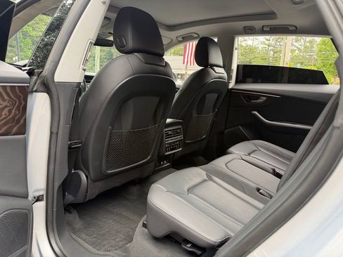 Used 2019 Audi Q8 Premium Plus w/ Premium Plus AWD/4WD image 30