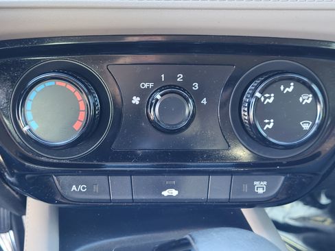 Used 2017 Honda HR-V LX image 43