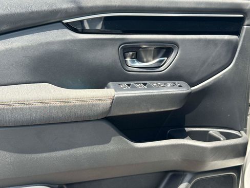 Certified 2025 Honda Pilot Sport image 18
