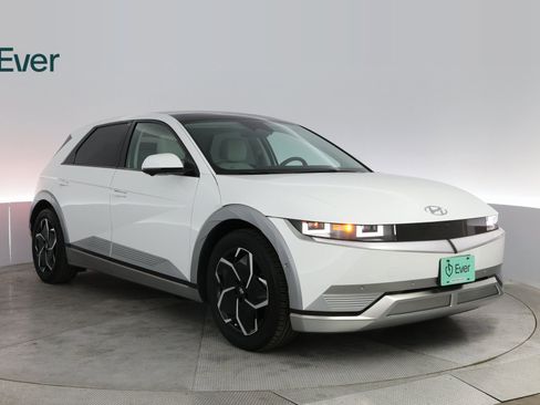 Used 2024 Hyundai Ioniq 5 Limited image 4