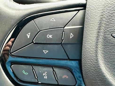 Used 2019 Chrysler Pacifica Touring Plus w/ S Appearance Package FWD image 19