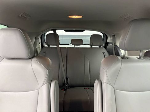 Used 2022 Toyota Sienna XLE AWD/4WD image 26
