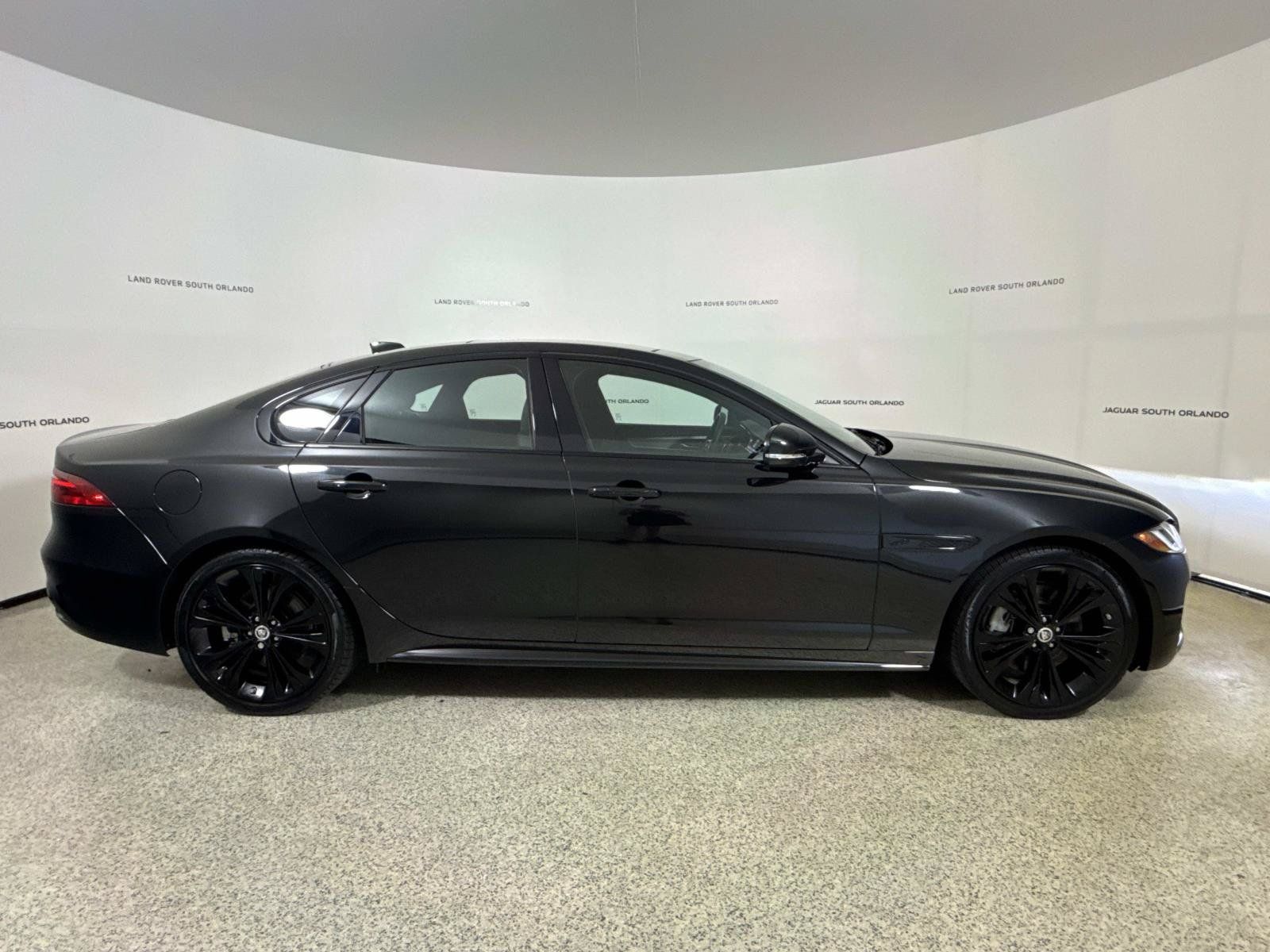 Certified 2024 Jaguar XF R-Dynamic SE AWD/4WD image 6