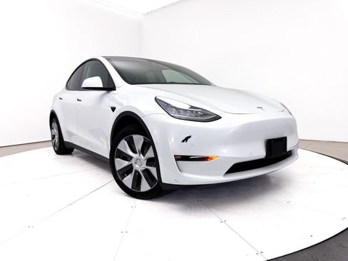 Used 2021 Tesla Model Y Long Range AWD/4WD image 1
