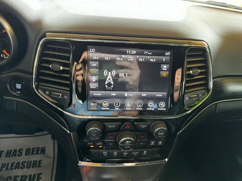 Used 2021 Jeep Grand Cherokee Limited w/ Trailer Tow Group IV image 14