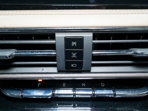 Used 2020 Lincoln Corsair Reserve w/ Equipment Group 201A image 23