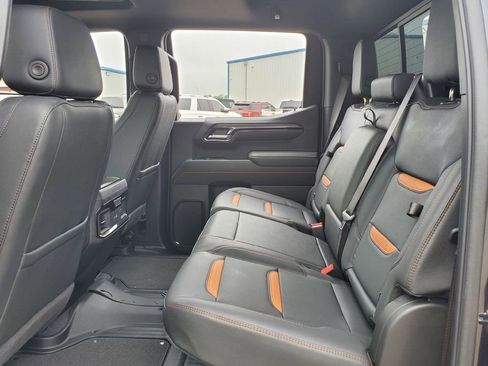 Used 2025 GMC Sierra 1500 AT4 w/ AT4 Premium Package AWD/4WD image 28
