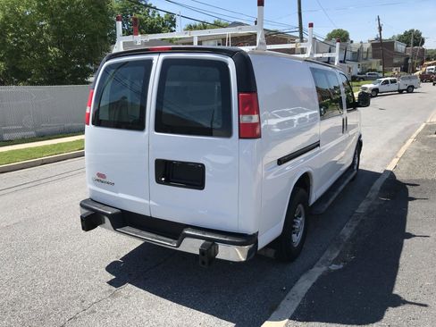 Used 2018 Chevrolet Express 2500 w/ Driver Convenience Package RWD image 5