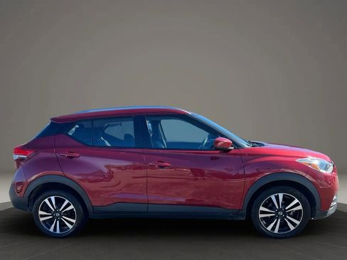 Used 2020 Nissan Kicks SV FWD image 4
