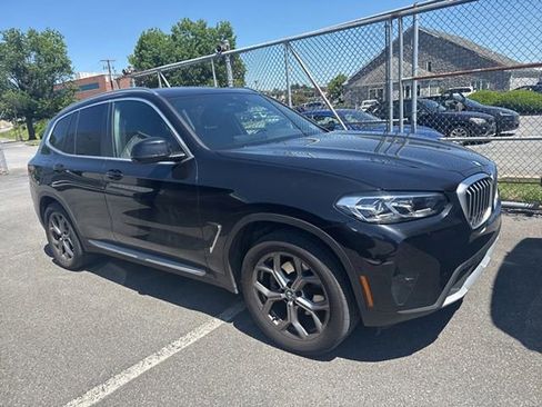 Used 2024 BMW X3 xDrive30i w/ Premium Package AWD/4WD image 3
