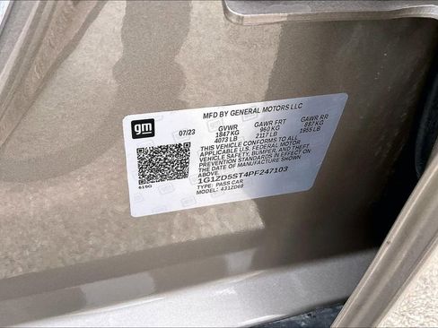 Used 2023 Chevrolet Malibu LT FWD image 16