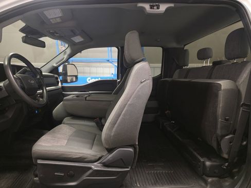 Used 2023 Ford F350 XLT AWD/4WD image 22