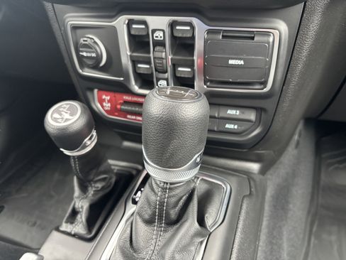 New 2026 Jeep Gladiator Sport AWD/4WD image 13