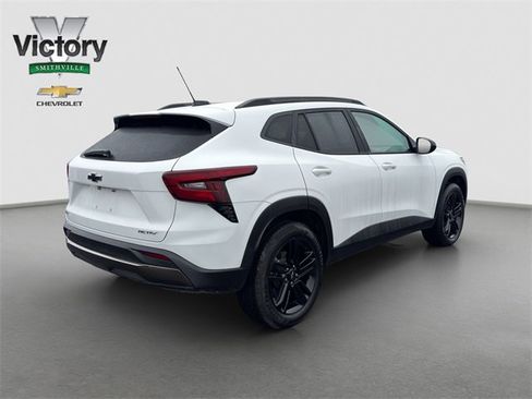 Used 2025 Chevrolet Trax ACTIV w/ Driver Confidence Package image 6