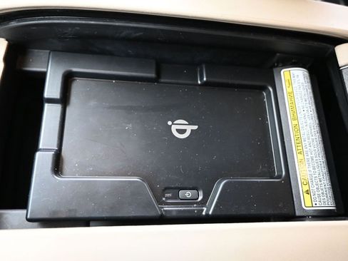 Used 2022 Toyota Highlander XLE image 42