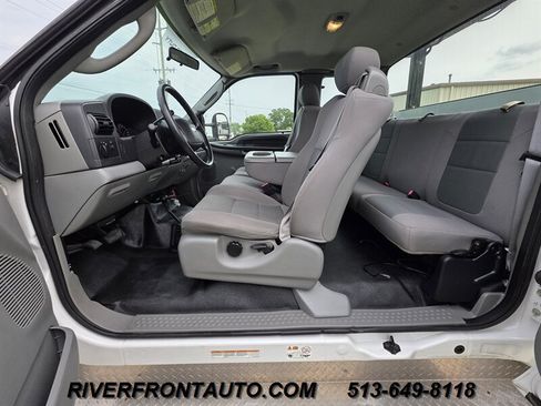 Used 2007 Ford F550 4x4 Super Cab Super Duty image 13