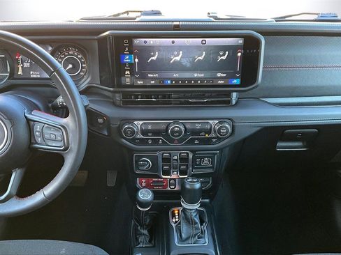 Certified 2024 Jeep Wrangler Unlimited Rubicon image 12