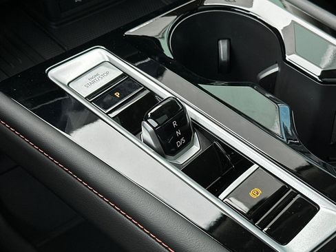 New 2025 Volkswagen Atlas Peak Edition SE image 22