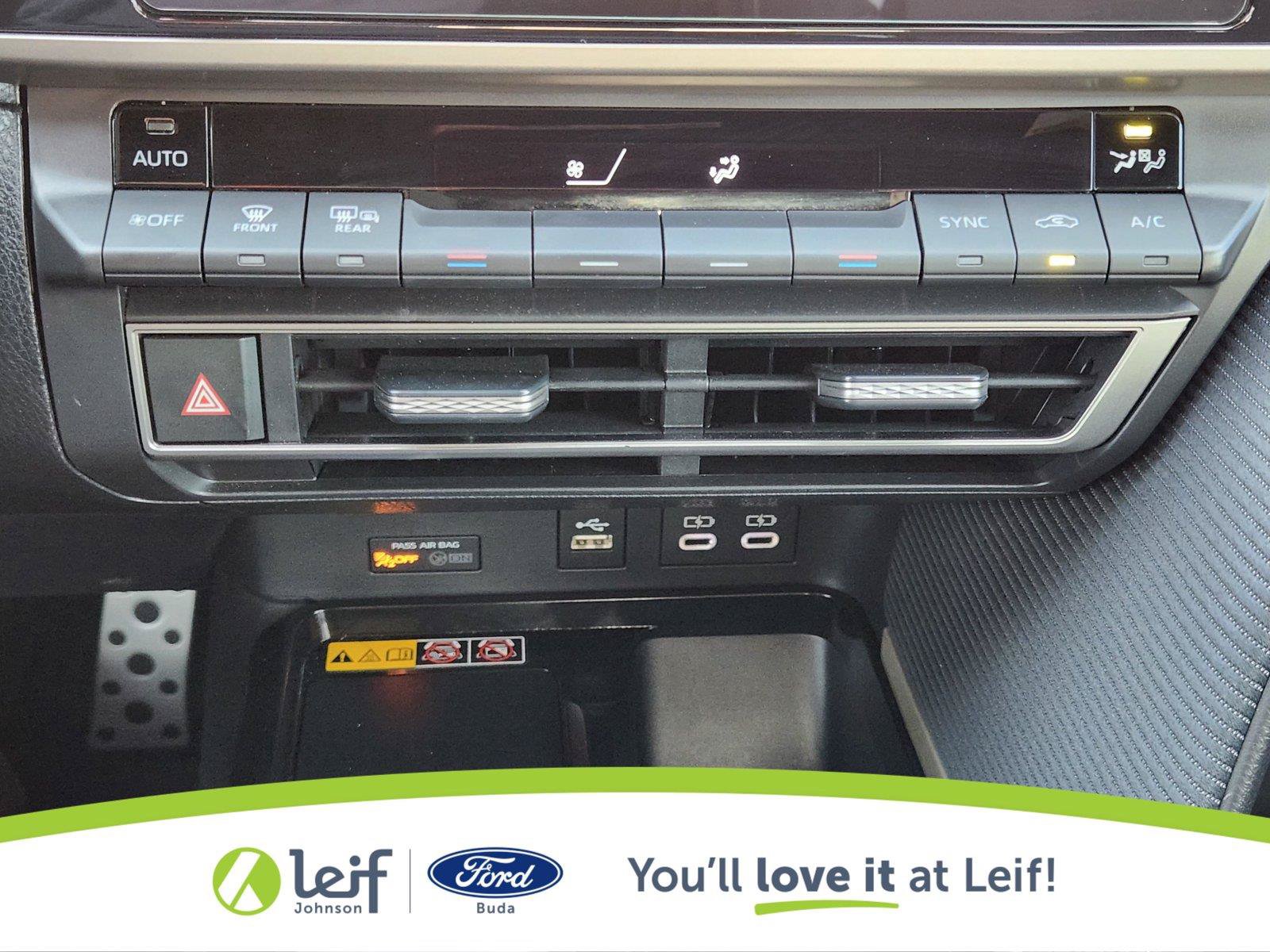 Used 2025 Toyota Camry SE w/ Convenience Package FWD image 14