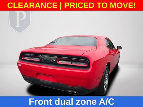 Used 2017 Dodge Challenger SXT RWD image 8