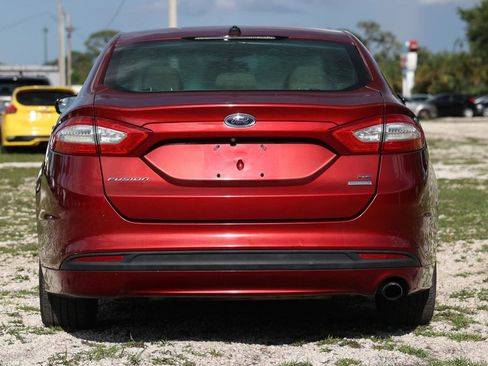 Used 2016 Ford Fusion SE FWD image 7