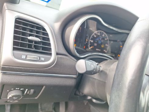 Used 2018 Jeep Grand Cherokee Limited image 18