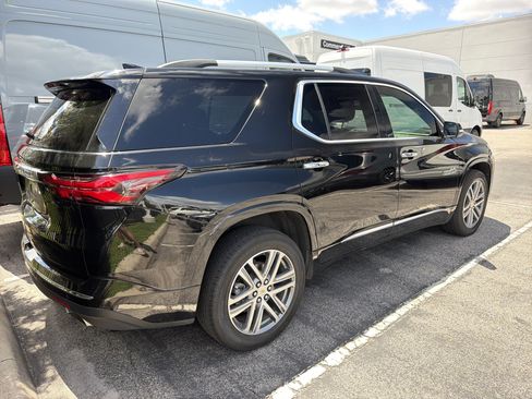 Used 2023 Chevrolet Traverse High Country w/ LPO, Floor Liner Package FWD image 2